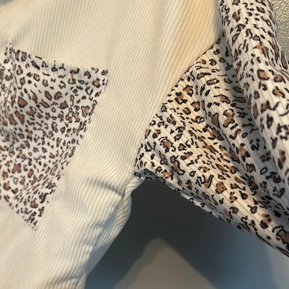 SHEIN Cream and Brown Utility Jacket with Animal Print - Picture 6 of 7
